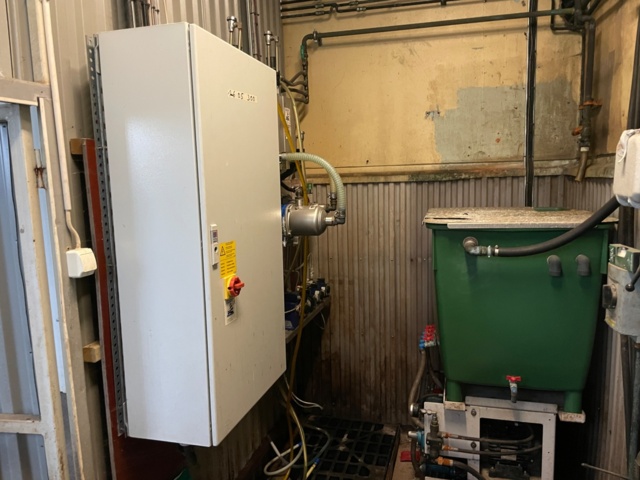 979440-14 Complete car wash / automatic car wash