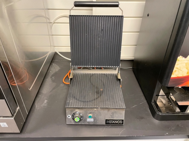 979462-2 Clamp grill Metos Chrome