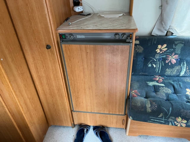 953033-9 Caravan with long bed Polarvagnen Polar 560gs - 1999