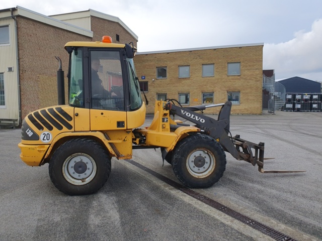 973491-3 Hjullastare - Volvo L30 2000'