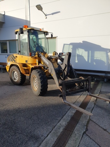 973491-1 Hjullastare - Volvo L30 2000'