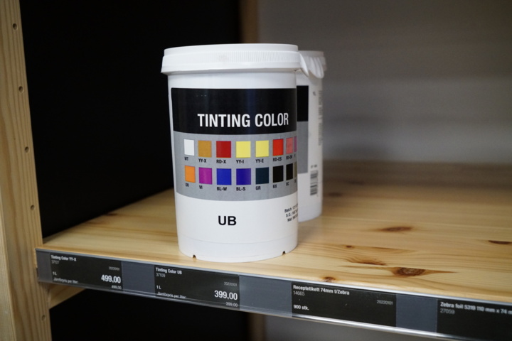 954182-4 Lot of Tinting colors from Flügger in various designs