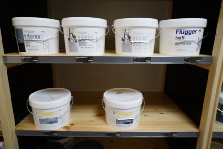 954206-2 Lot with mixed colors for, among other things. Wet room from Flügger