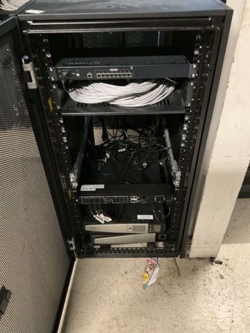 961409-5 4 server/computer cabinets IBM on wheels