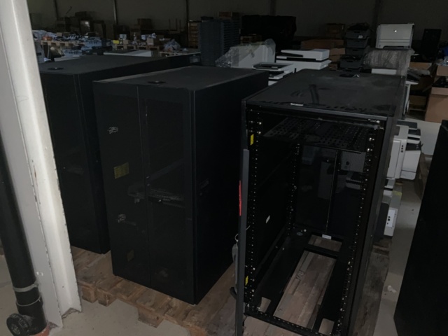 961411-1 3 server/computer cabinets