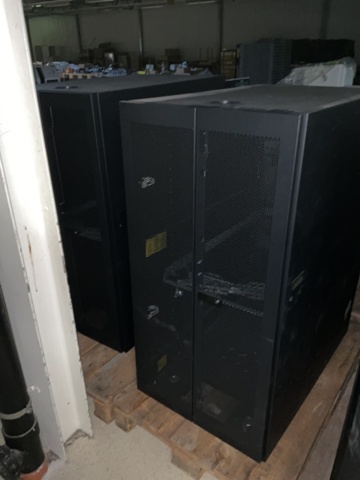 961411-3 3 server/computer cabinets
