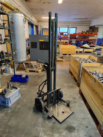 Lifting and unloading trolley - PS Auction - We value the future ...