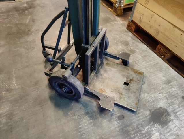 976296-2 Lifting and unloading trolley