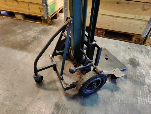 976296-3 Lifting and unloading trolley