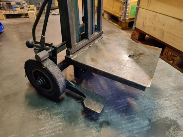 976296-6 Lifting and unloading trolley