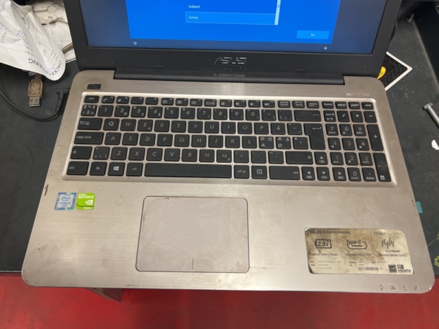 974190-2 Workshop computer ASUS 8GB / i5