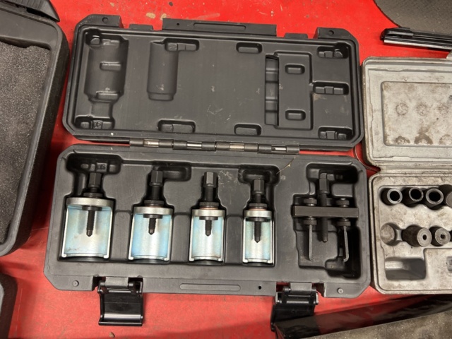 974215-3 Special tools, 6 different sets