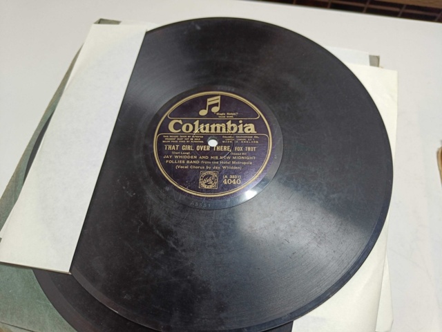 887947-18 Large stone cake / gramophone record collection