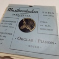 887947-45 Large stone cake / gramophone record collection