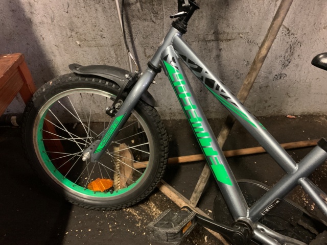 882663-4 Children's bike Yosemite 18 inches