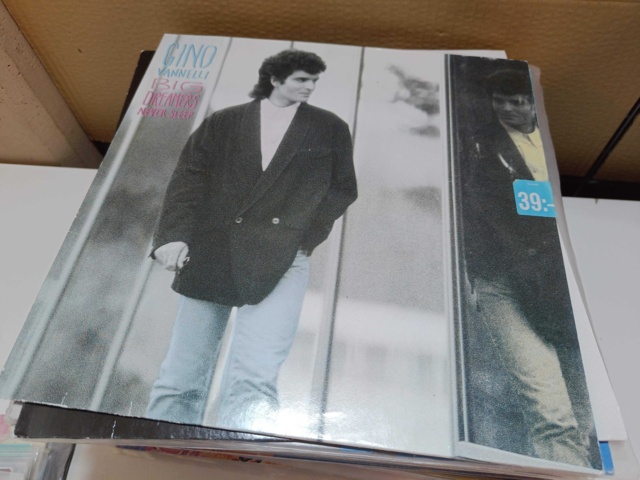 887951-24 Large LP record collection, approx. 65 records