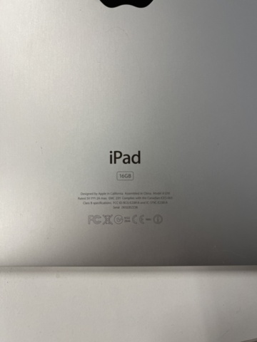 921057-3 iPad, 16GB (A1219)