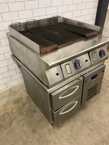 961492-6 Electrolux gas stove with fridge underneath