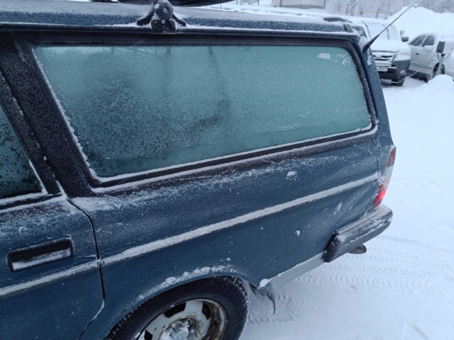 928741-28 Volvo 245 2.3 -1993