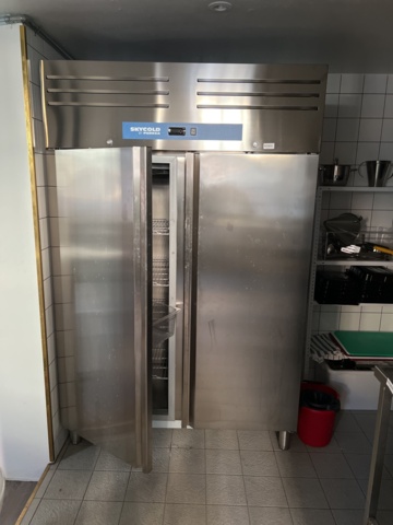 921833-1 Freezer Skycold SNI-142, double cabinet, 1400 L