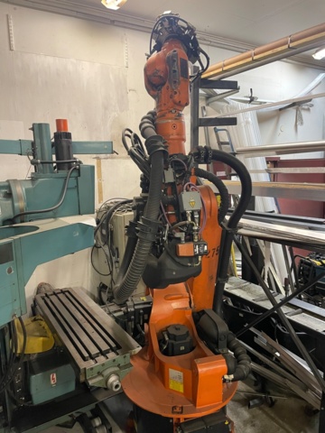 934785-2 KUKA KR200 Industrial robot