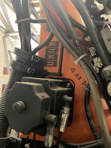 934785-5 KUKA KR200 Industrial robot