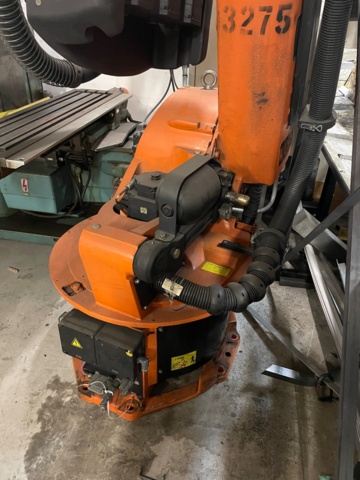 934785-7 KUKA KR200 Industrial robot