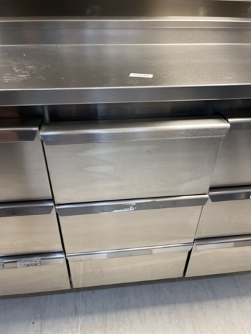 962528-9 Kylbänk med draglådor, kylränna 165x70x87