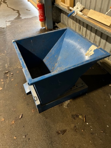 974295-2 Tippbar container