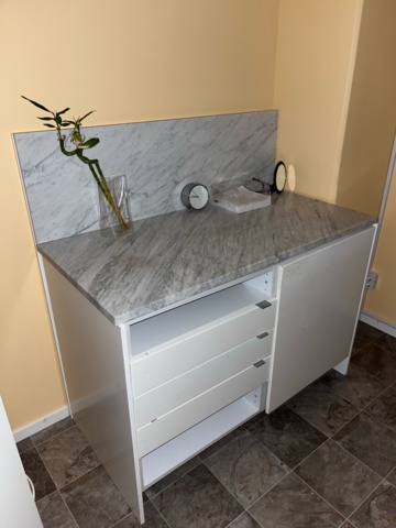 921063-6 Treatment bed & side furniture with stone slab