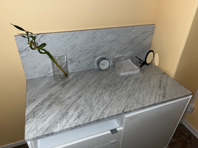 921063-7 Treatment bed & side furniture with stone slab