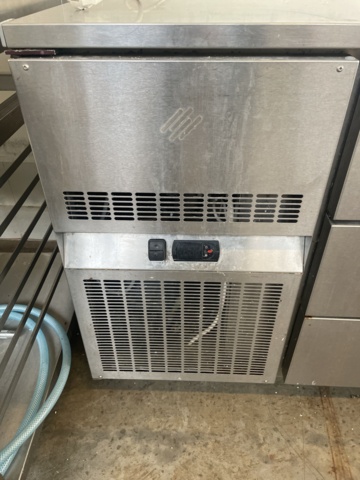 934856-4 Cooling bench