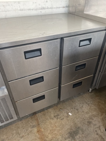 934856-1 Cooling bench