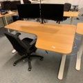 940843-1 Desk electrically raise/lower with double computer screens and office chair