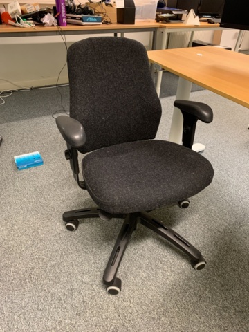 940843-2 Desk electrically raise/lower with double computer screens and office chair