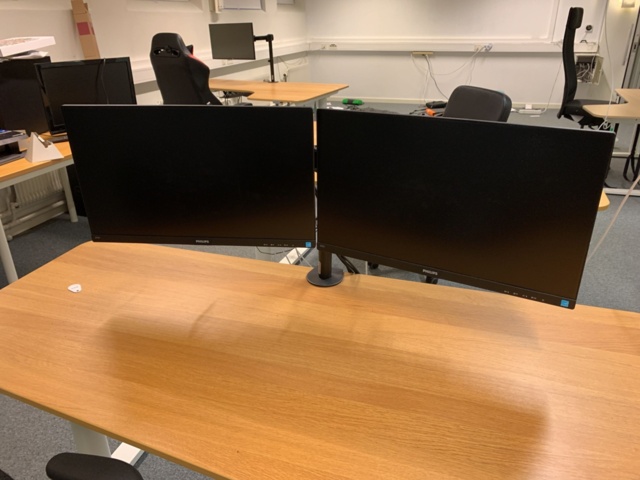 940843-3 Desk electrically raise/lower with double computer screens and office chair