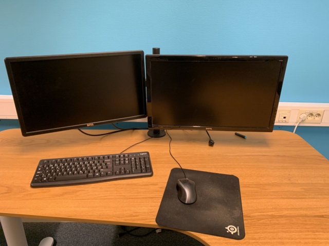 940846-3 Desk electrically raise/lower with double computer screens and office chair