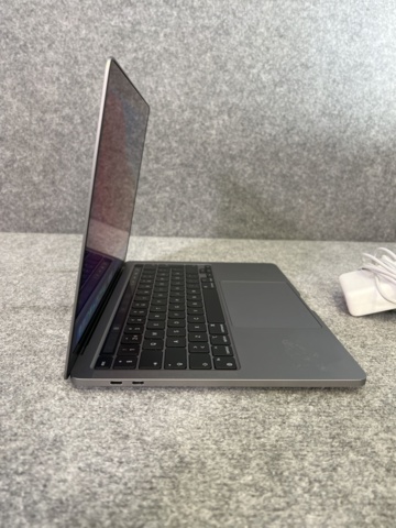 869529-2 MacBook Pro (13-inch, M1, 2020)