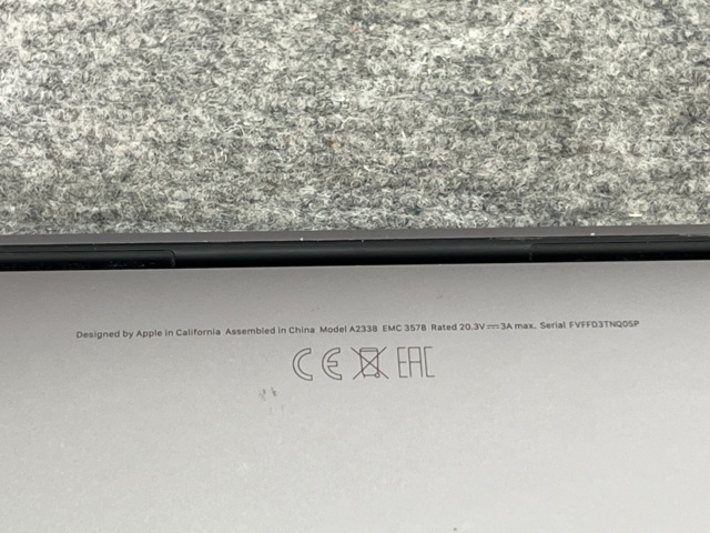 869529-8 MacBook Pro (13-inch, M1, 2020)