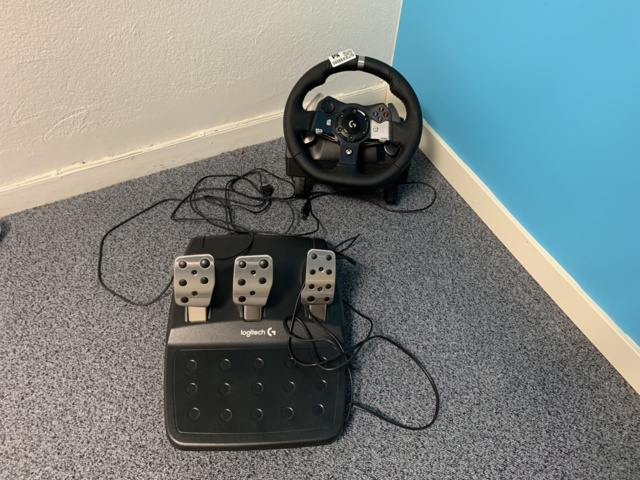 940869-2 Steering wheel and pedals for Xbox Logitech G920