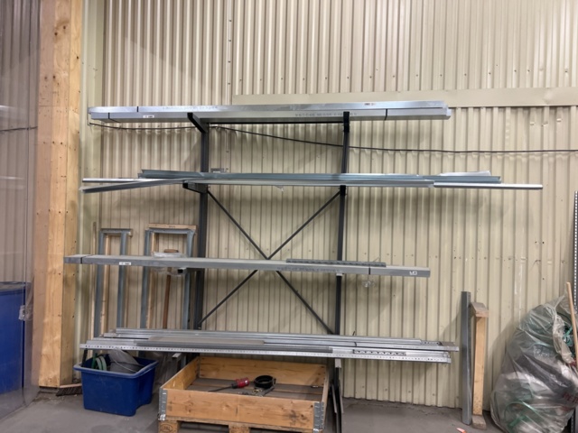 974268-1 Metal profiles