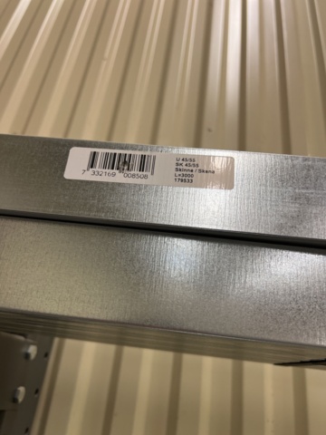 974268-8 Metal profiles