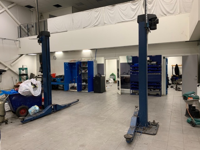 956091-6 2 pillar lift Stone lift Maestro 5 tons