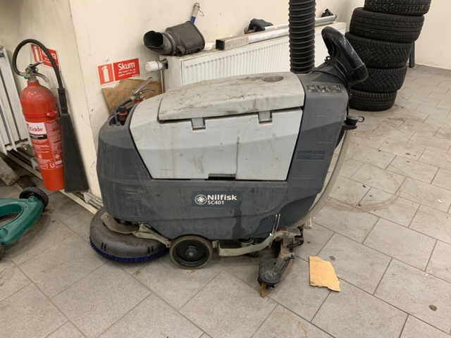 956097-3 Scrubber Nilfisk SC401 (new text)