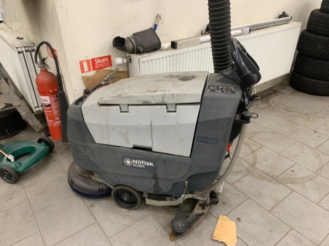 956097-9 Scrubber Nilfisk SC401 (new text)