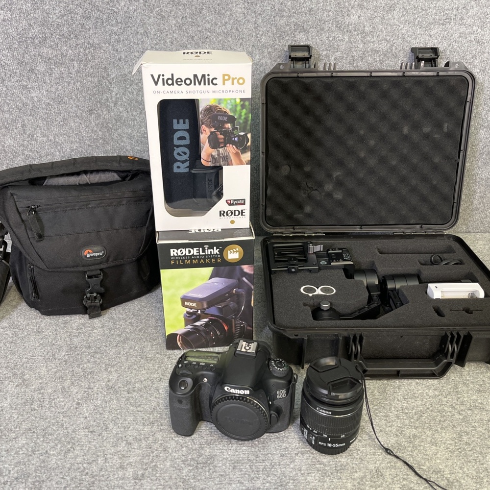 Camera with accessories, Canon Eos 60D