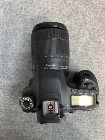 921472-10 Kamera med tillbehör, Canon Eos 80D