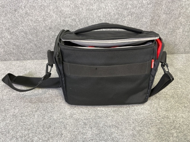 921472-17 Kamera med tillbehör, Canon Eos 80D