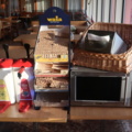 954248-1 Microwave oven, Ketchup/mustard container and bread baskets