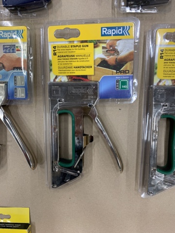 982488-7 Staple guns from Rapid